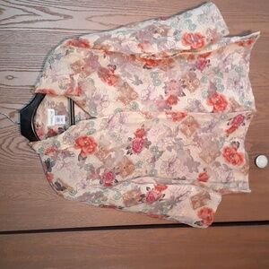 Coldwater Creek womens sheer floral top with beautiful floral design siz…